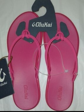 OluKai Aka Knotted Beach Sandals Wet Grip Rubber Sole Pink Plumeria